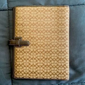 Coach planner holder